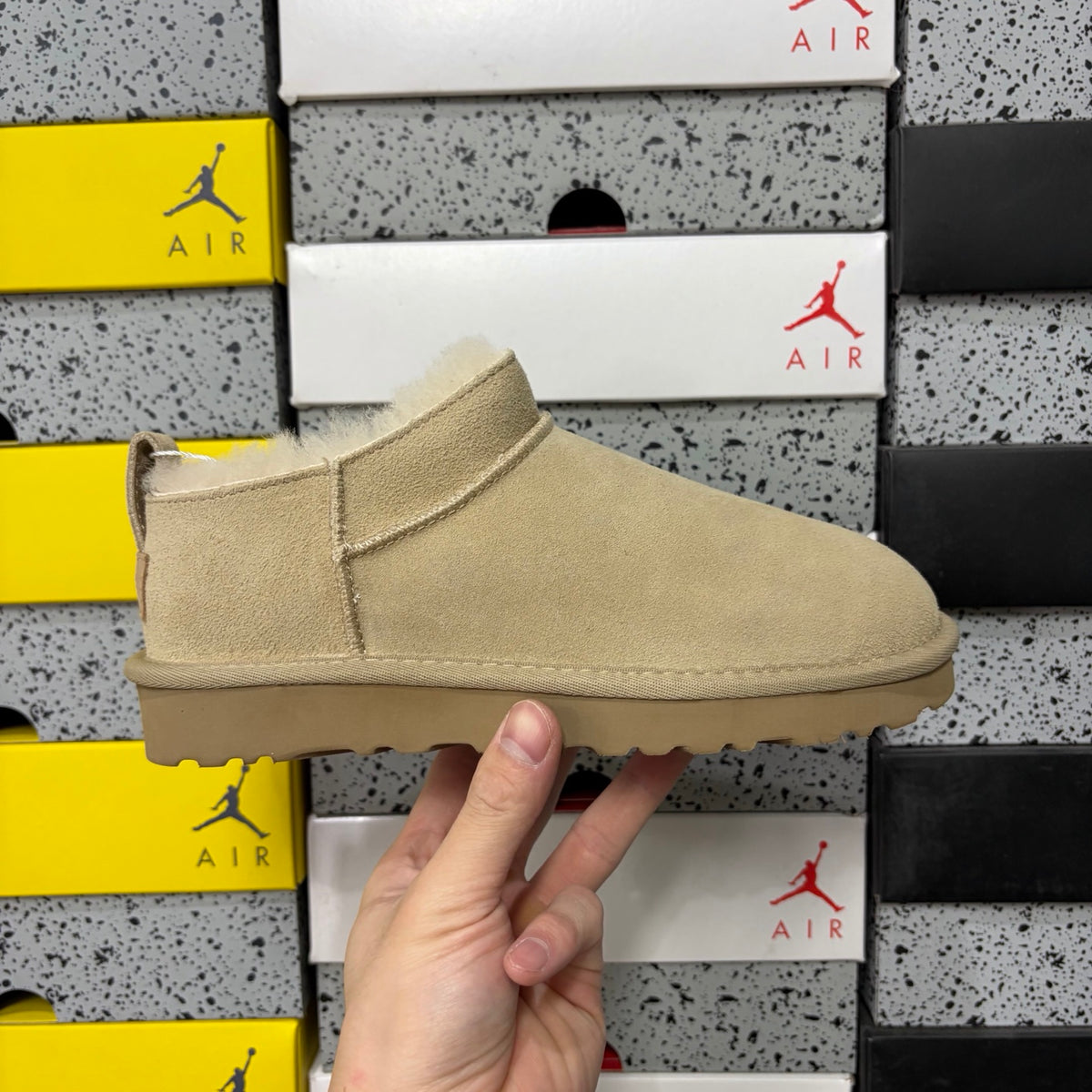 UGG Classic Mini Flat – Sand | Style W1173891 | EU 35–40