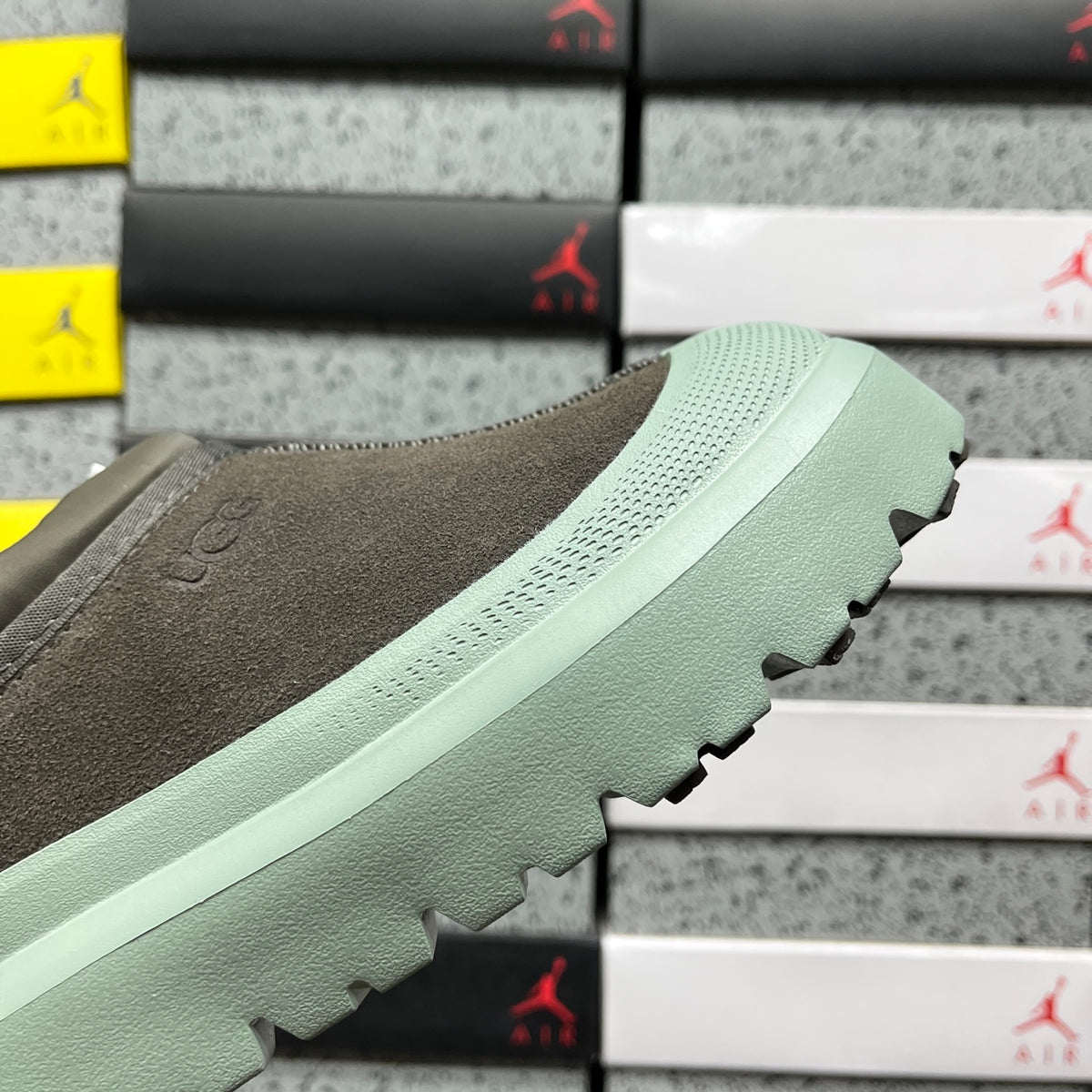 UGG Chunky Platform Sneaker – Charcoal × Mint Green | Style 1144096 | Sizes 35–45