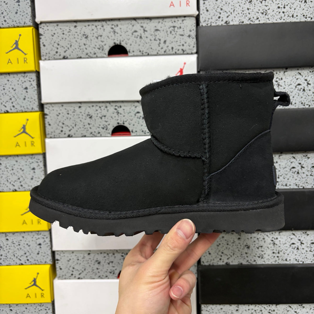 UGG Classic Mini Boot – Black | Style 6109 | EU 35–44