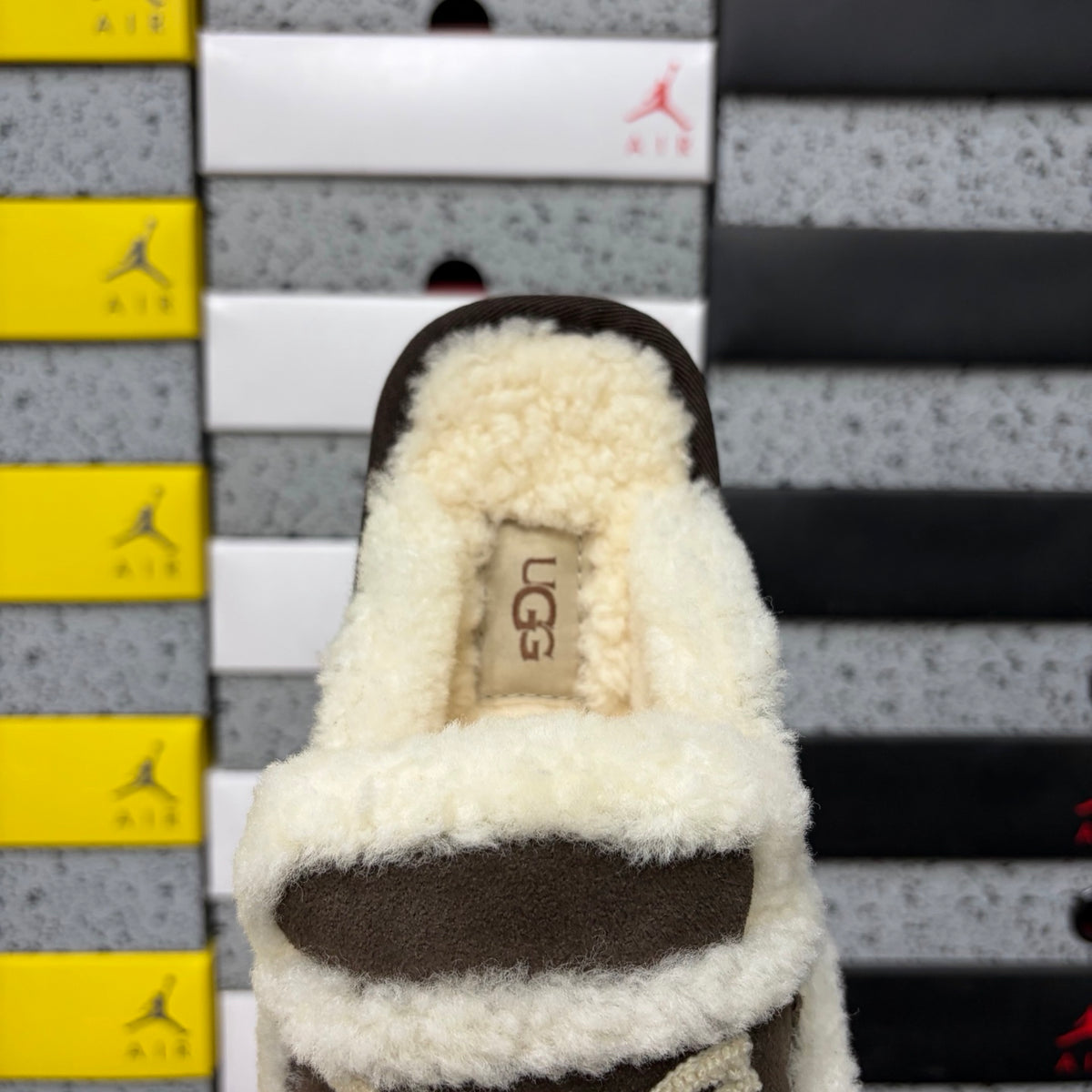 UGG Embroidered Slipper Mule – Chocolate | Style 5095 | EU 35–40