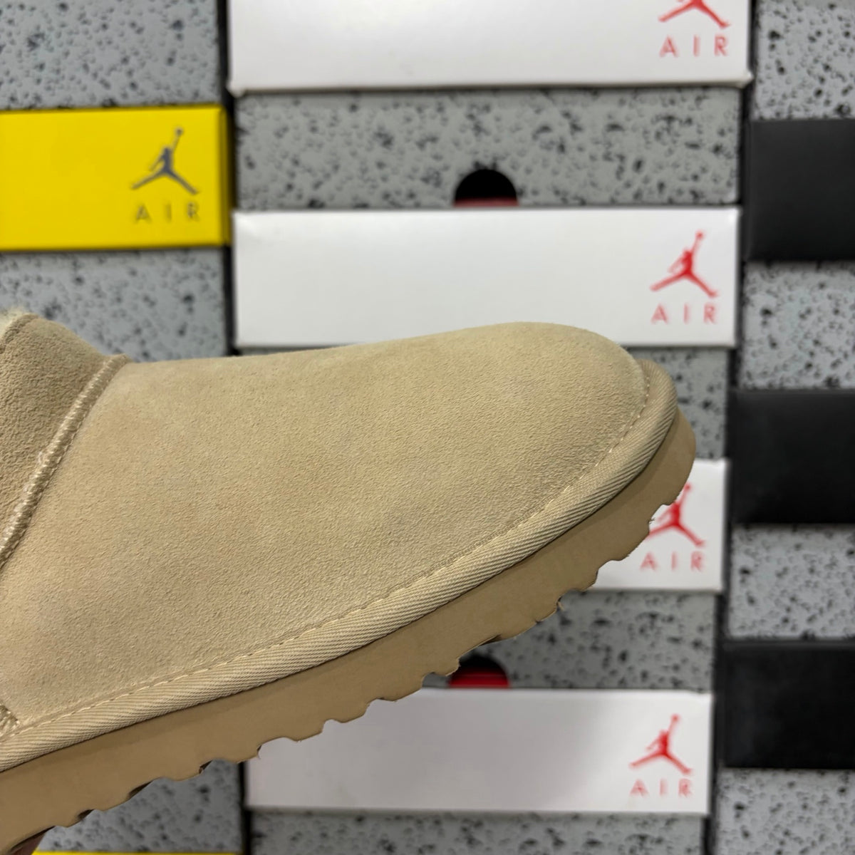 UGG Classic Mini Flat – Sand | Style W1173891 | EU 35–40