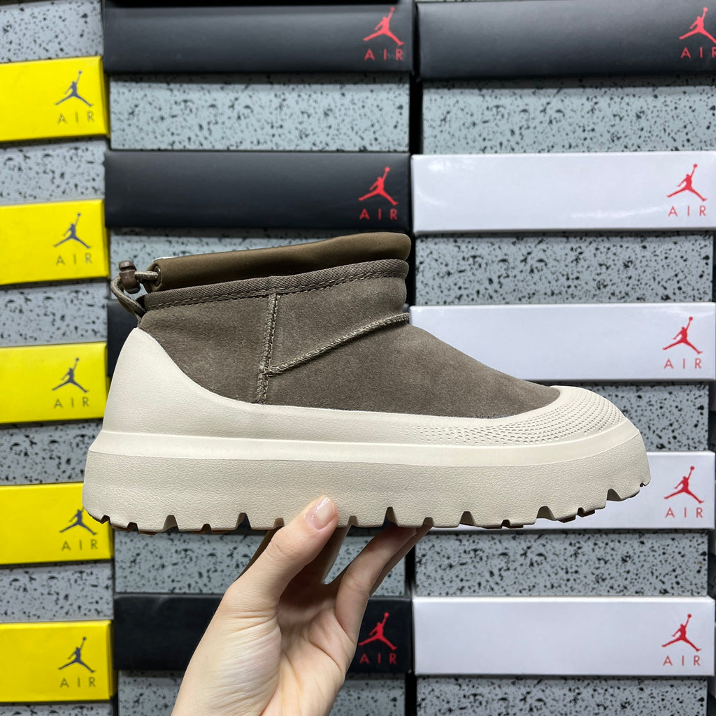 UGG Classic Mini Platform Boot – Olive | Style 1114196 | Sizes 35–45