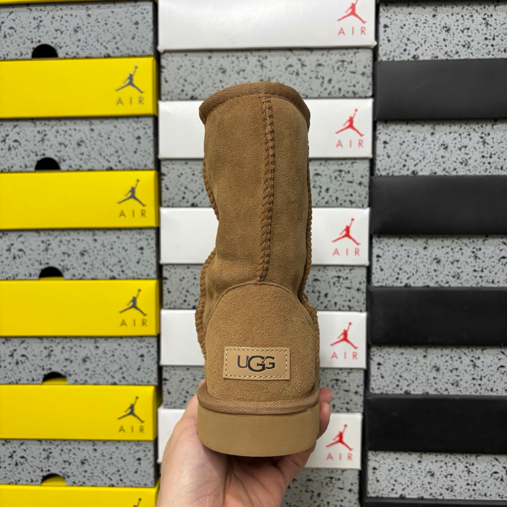 UGG Classic Short Boot – Chestnut | Style 6223 | Sizes 35–40