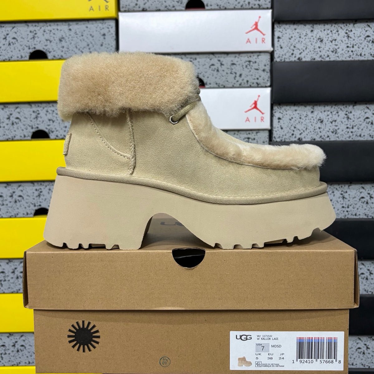 UGG Esmé Lace-Up Boot – Sand | Style W1171532 | EU 35–40