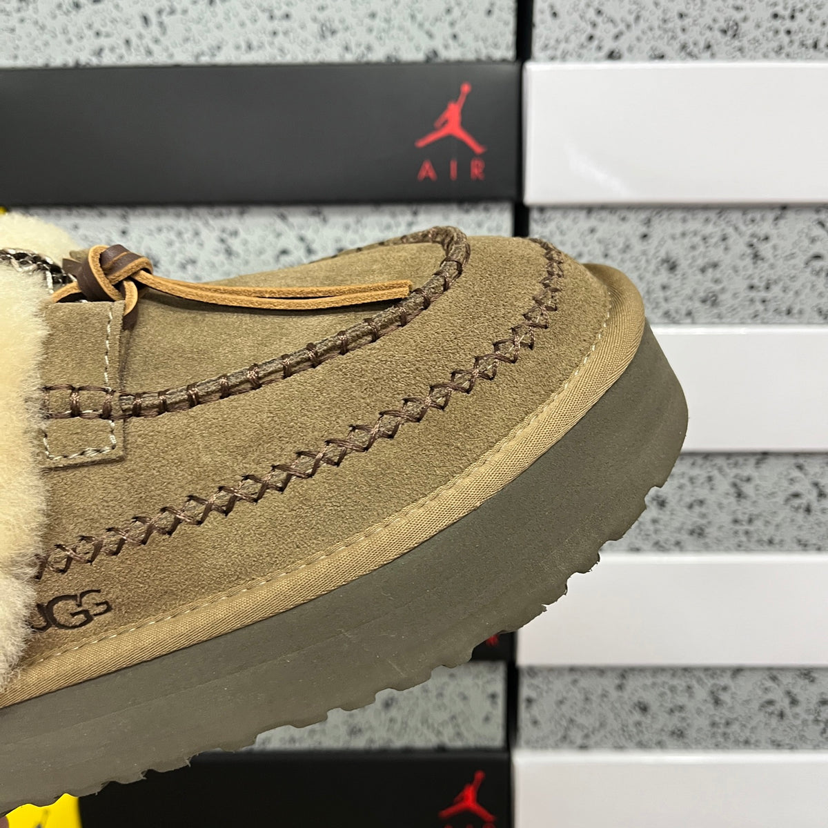 UGG Alpine Slipper – Walnut | Style W1158260 | EU 35–40