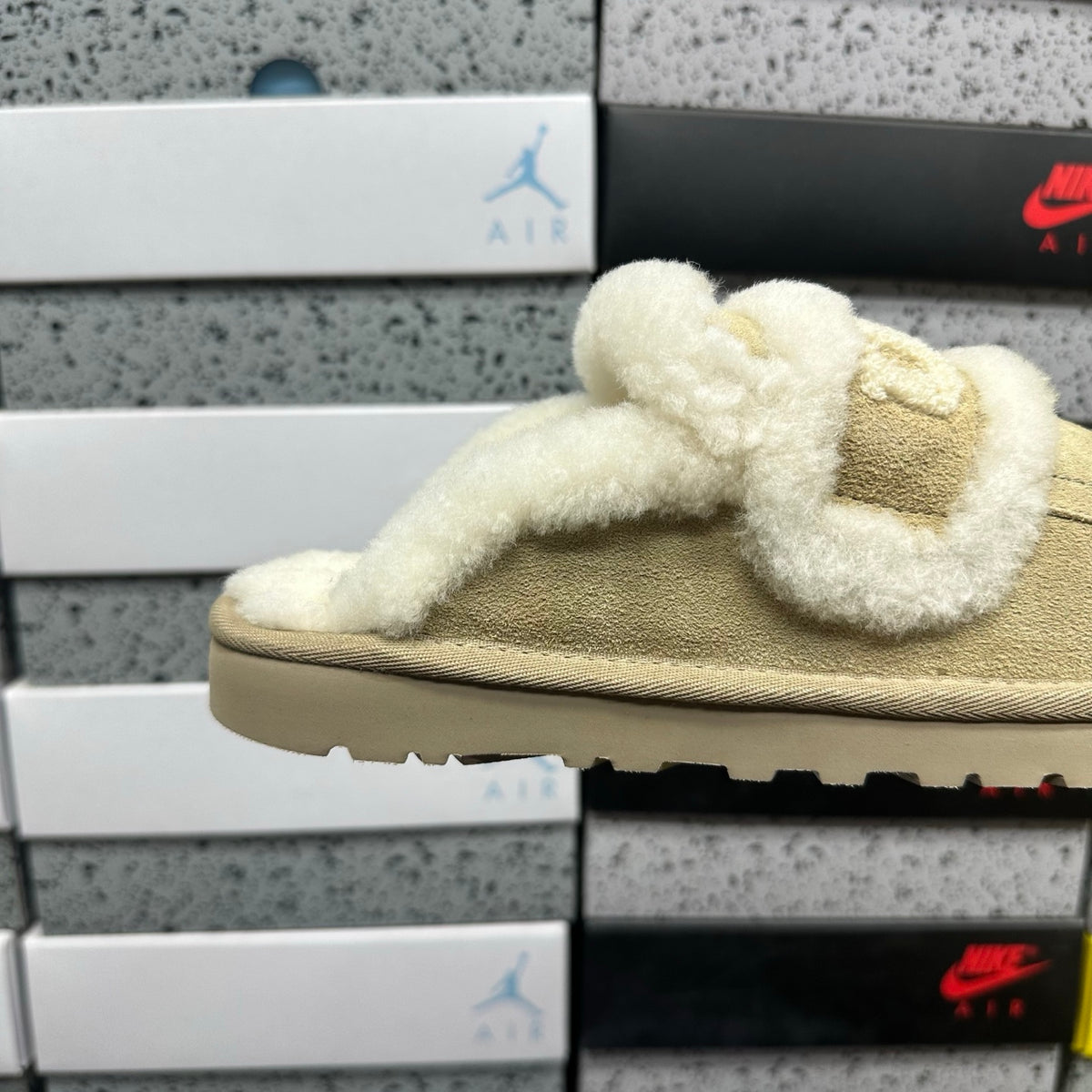 UGG Embroidered Slipper Mule – Sand | Style 5095 | EU 35–40