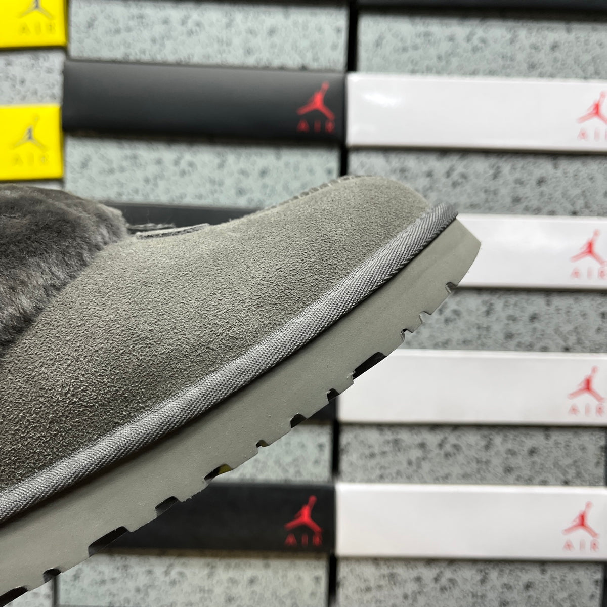 UGG Funkette Shearling Slipper – Charcoal | Style 1134810 | Sizes 35–40
