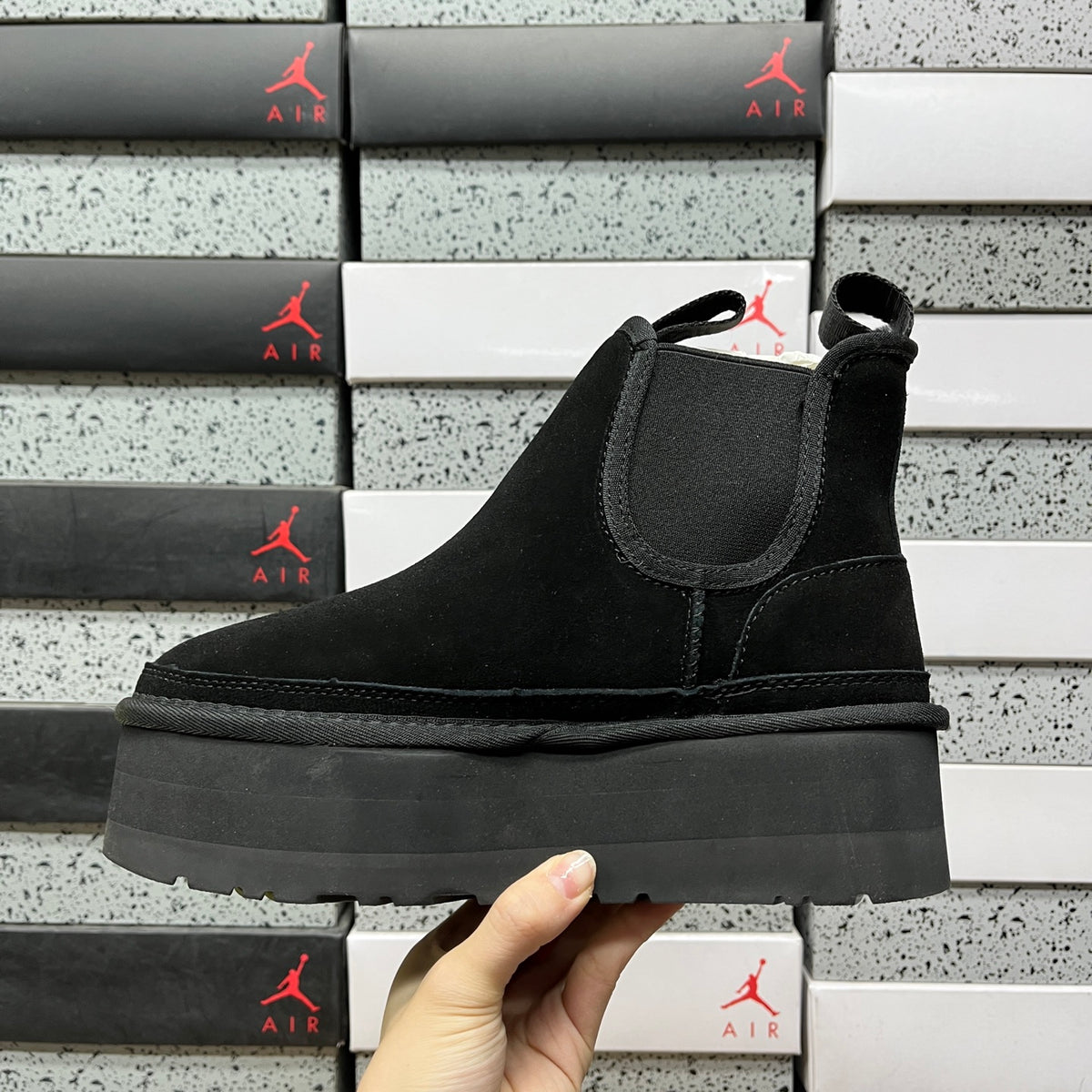 UGG Classic Mini Platform Boot – Black | Style 1134526 | Sizes 35–40