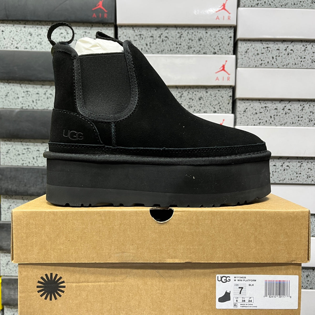 UGG Classic Mini Platform Boot – Black | Style 1134526 | Sizes 35–40