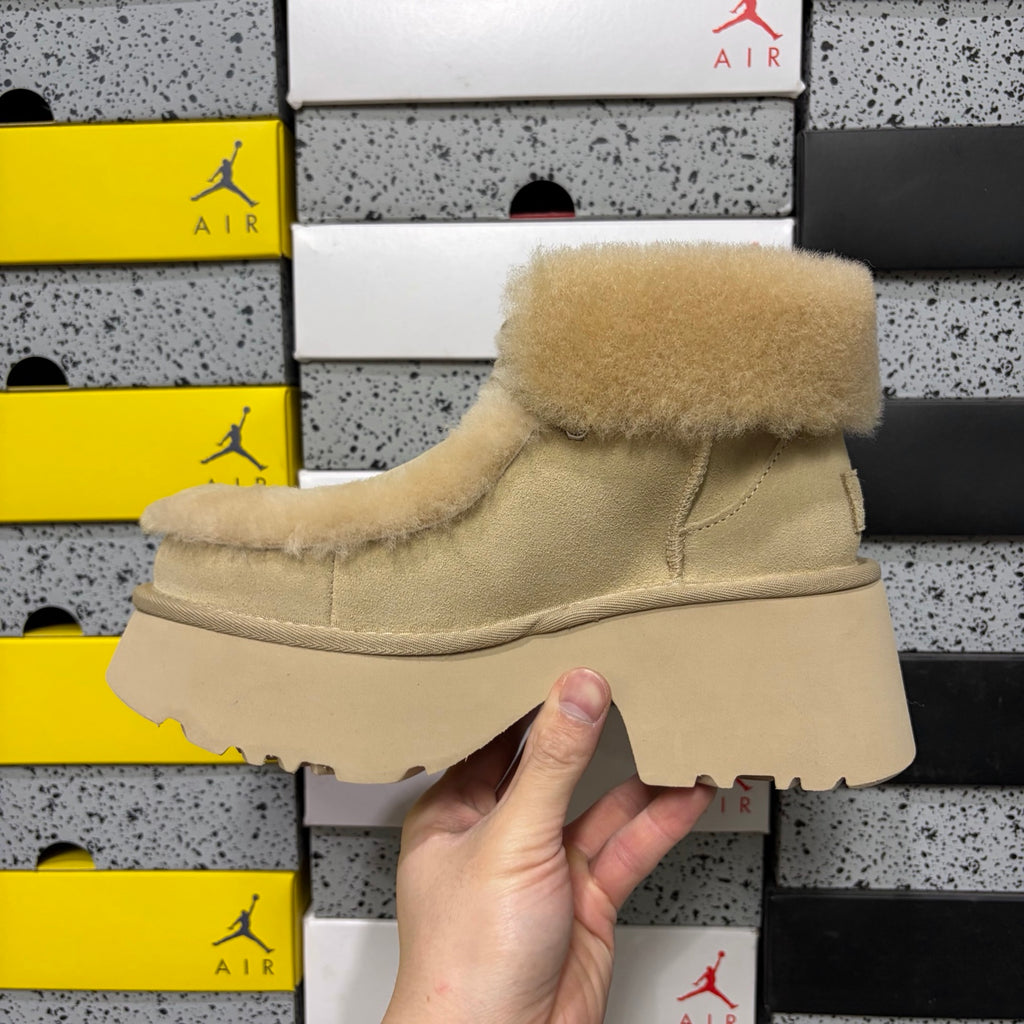 UGG Esmé Lace-Up Boot – Sand | Style W1171532 | EU 35–40