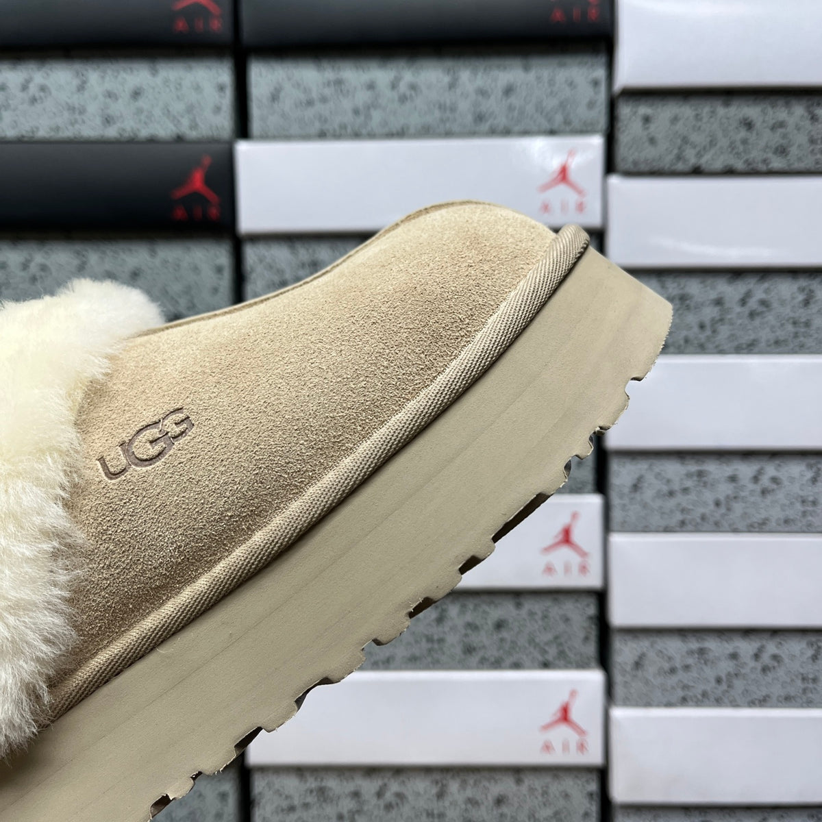 UGG Disquette Platform Slipper – Sand | Style 1122550 | Sizes 35–40