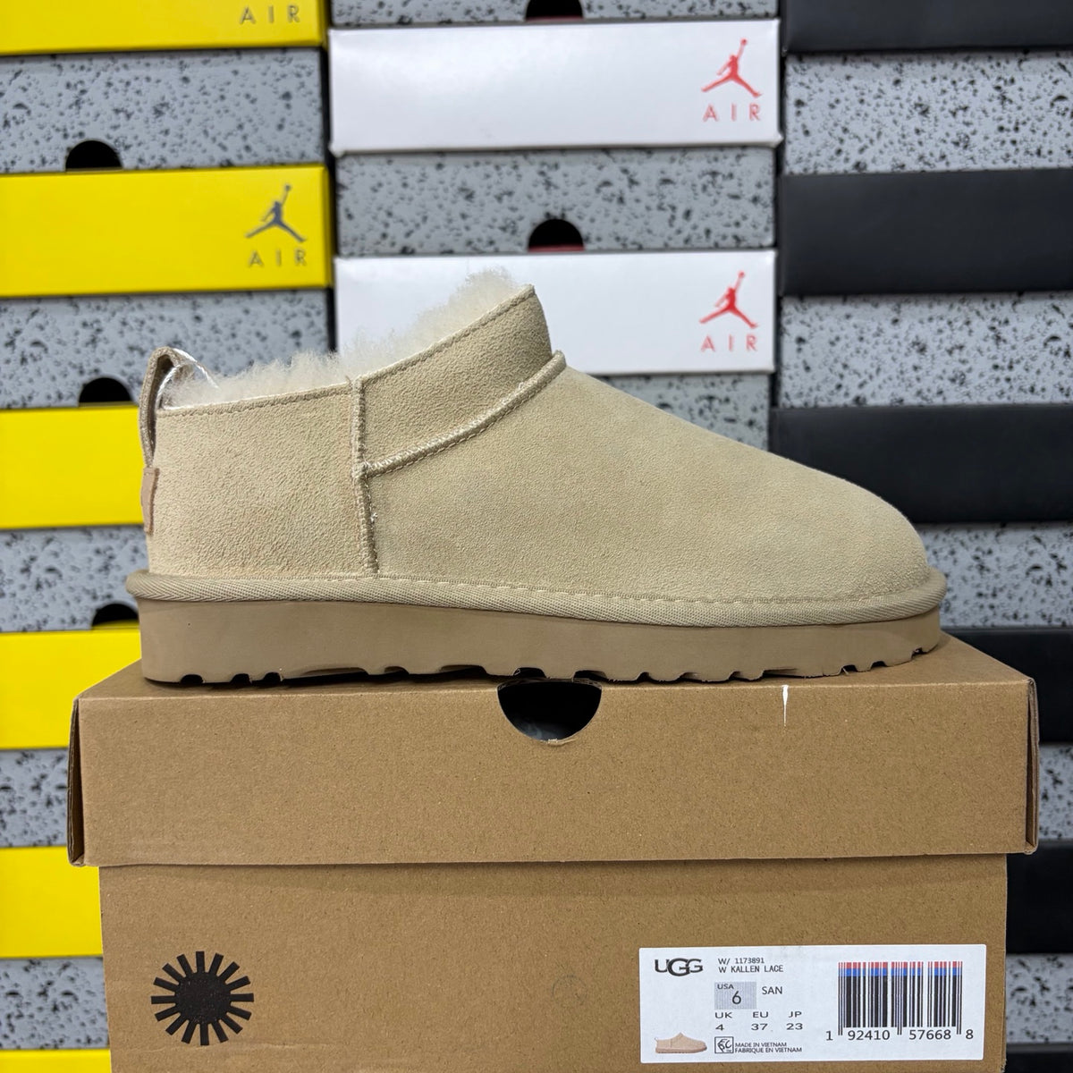 UGG Classic Mini Flat – Sand | Style W1173891 | EU 35–40