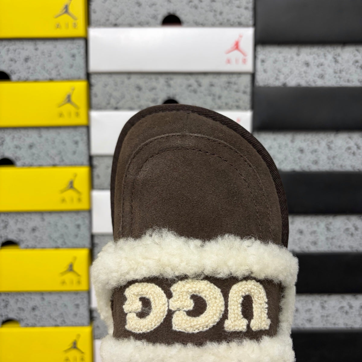 UGG Embroidered Slipper Mule – Chocolate | Style 5095 | EU 35–40