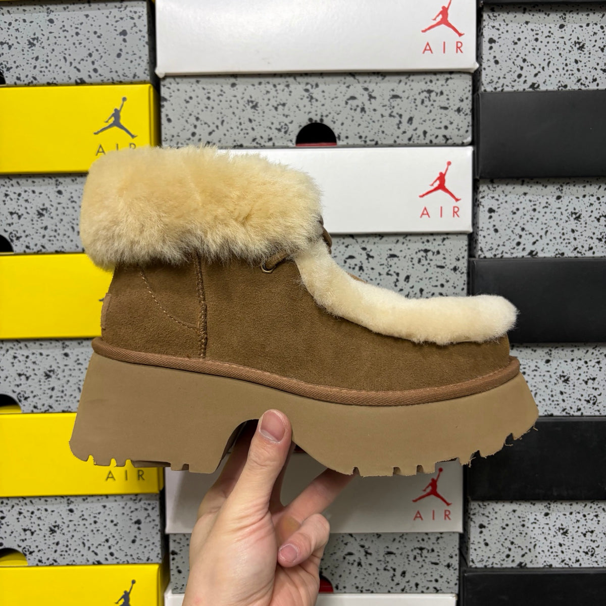 UGG Esmé Lace-Up Boot – Chestnut | Style W1171532 | EU 35–40