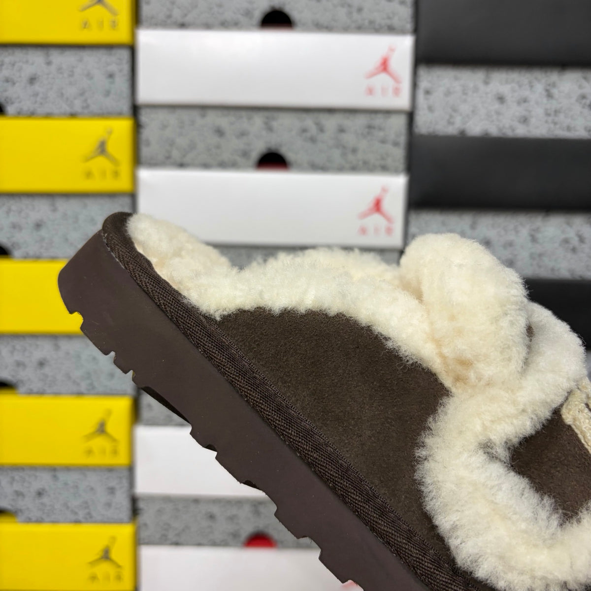 UGG Embroidered Slipper Mule – Chocolate | Style 5095 | EU 35–40