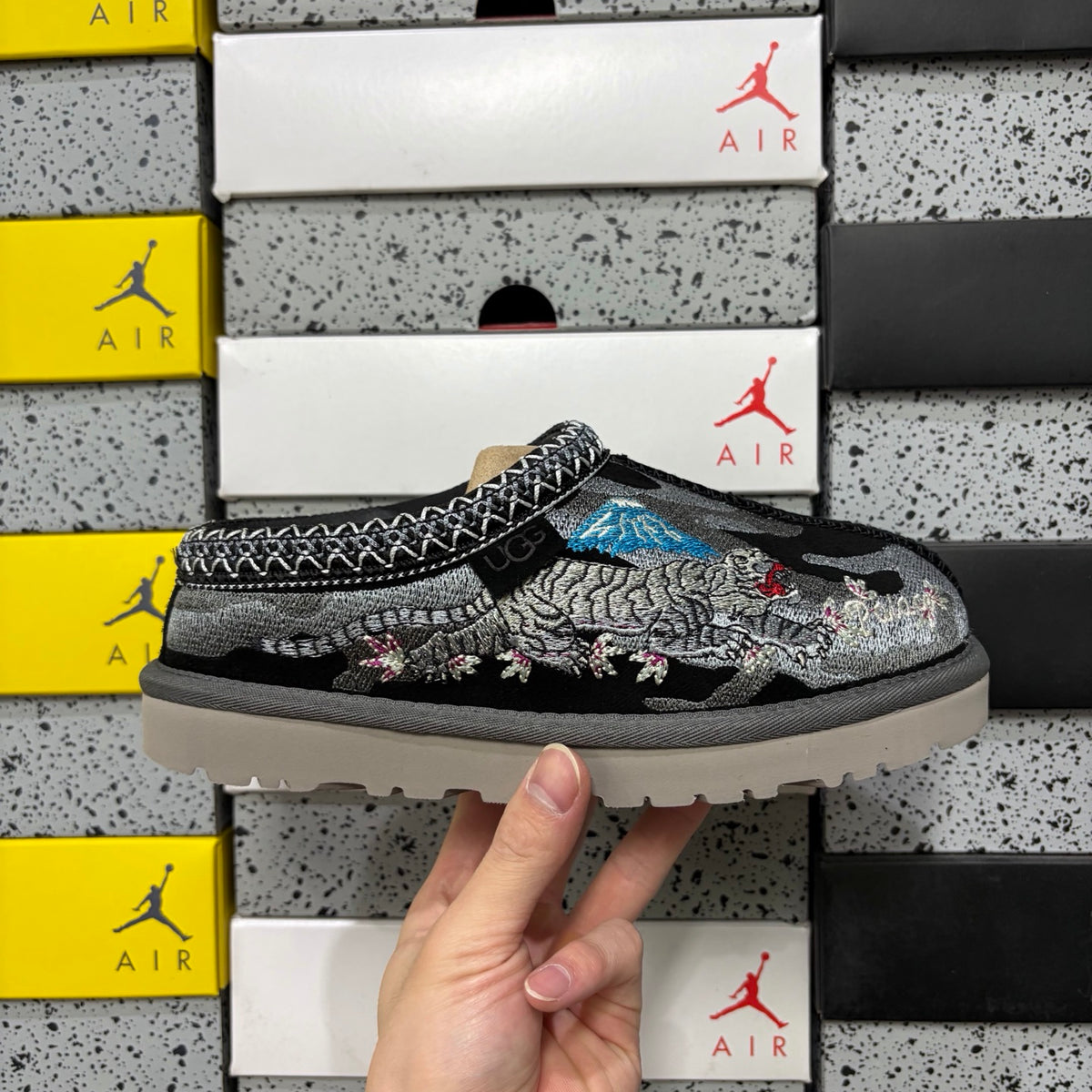 UGG Dragon & Tiger Embroidered Mini Boot – Black | Style 2553 | EU 36–45