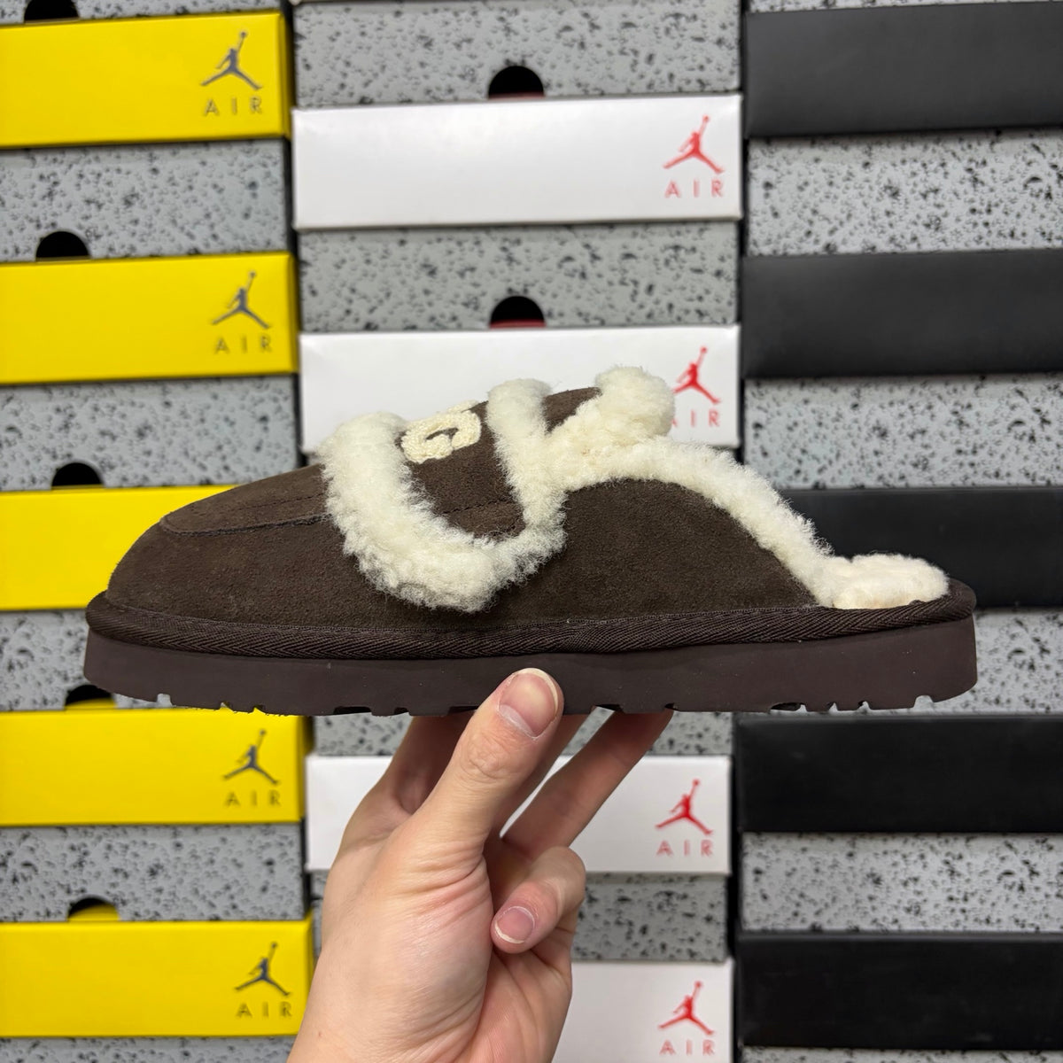 UGG Embroidered Slipper Mule – Chocolate | Style 5095 | EU 35–40