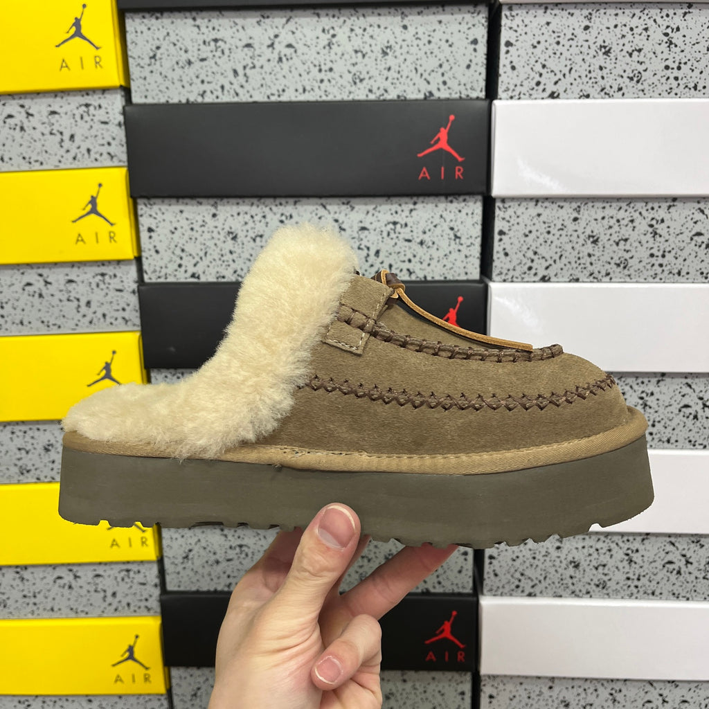 UGG Alpine Slipper – Walnut | Style W1158260 | EU 35–40