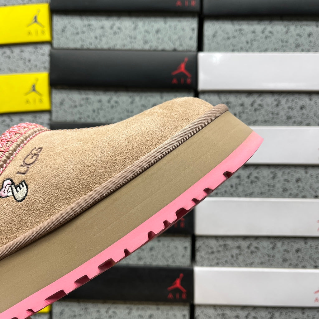 UGG Neumel Lace Boot – Sand & Pink | Style 1122553 | Sizes 35–40