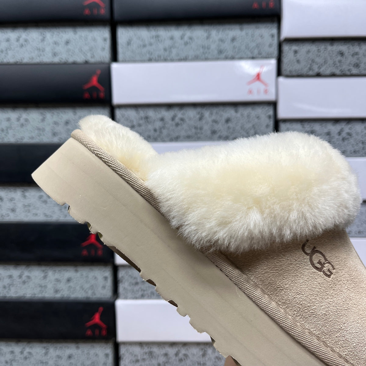 UGG Disquette Platform Slipper – Sand | Style 1122550 | Sizes 35–40