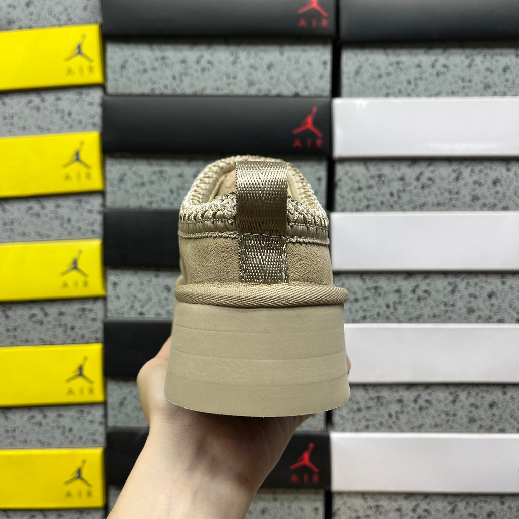 UGG Tazz Platform Slip-On – Khaki | Style 1122553 | Sizes 35–40