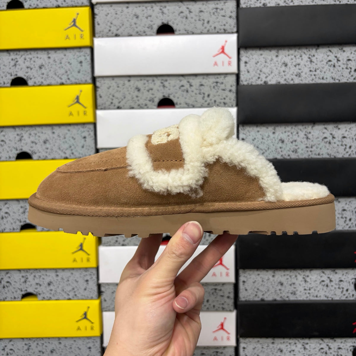 UGG Embroidered Slipper Mule – Chestnut | Style 5095 | EU 35–40