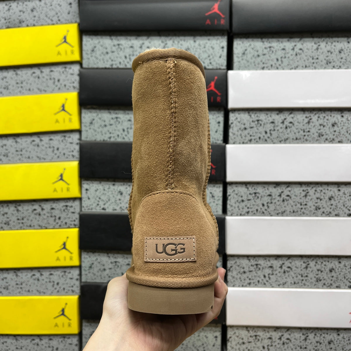 UGG Classic Short Boot – Chestnut | Style 1016223 | Sizes 35–40