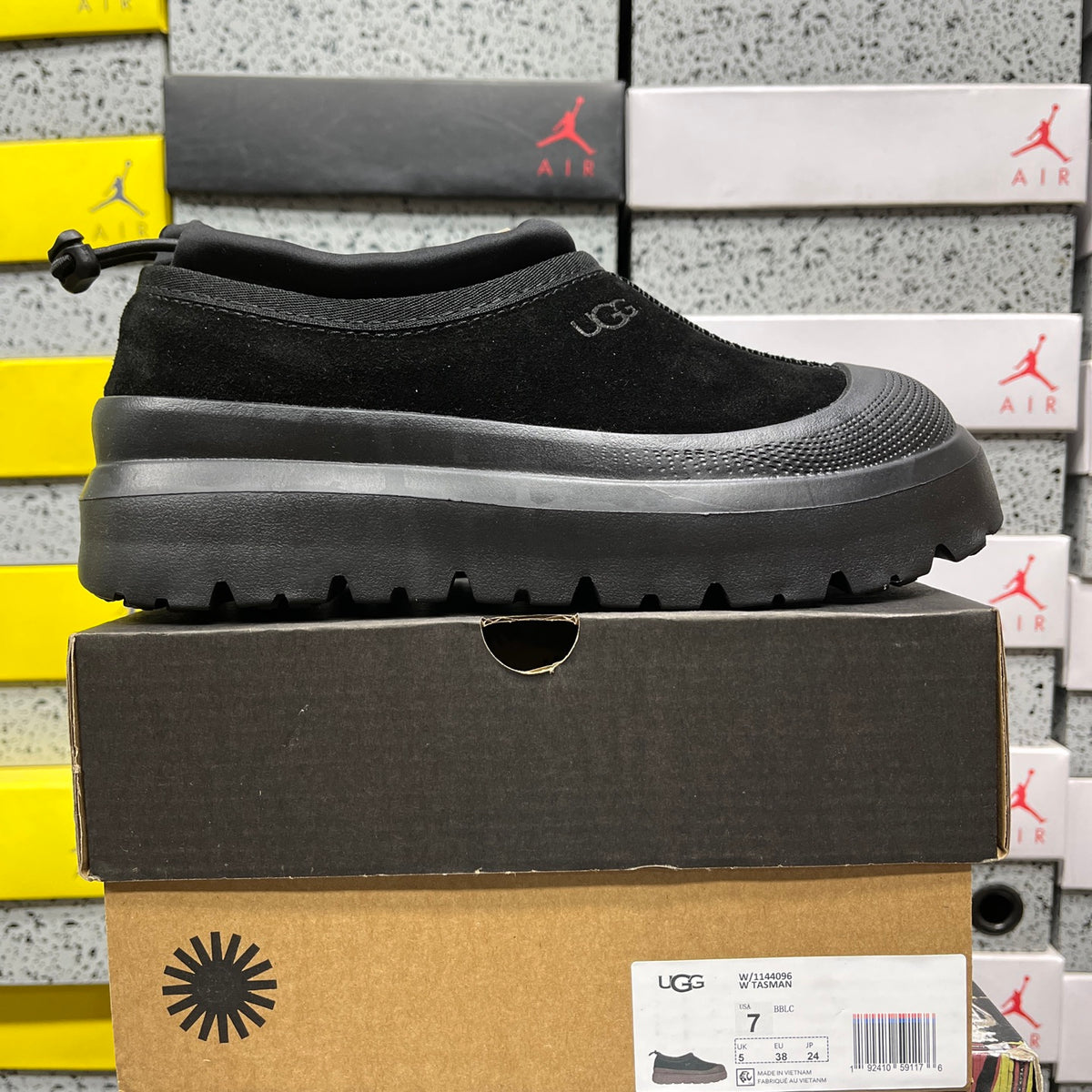 UGG Chunky Platform Sneaker – Triple Black | Style 1144096 | Sizes 35–44