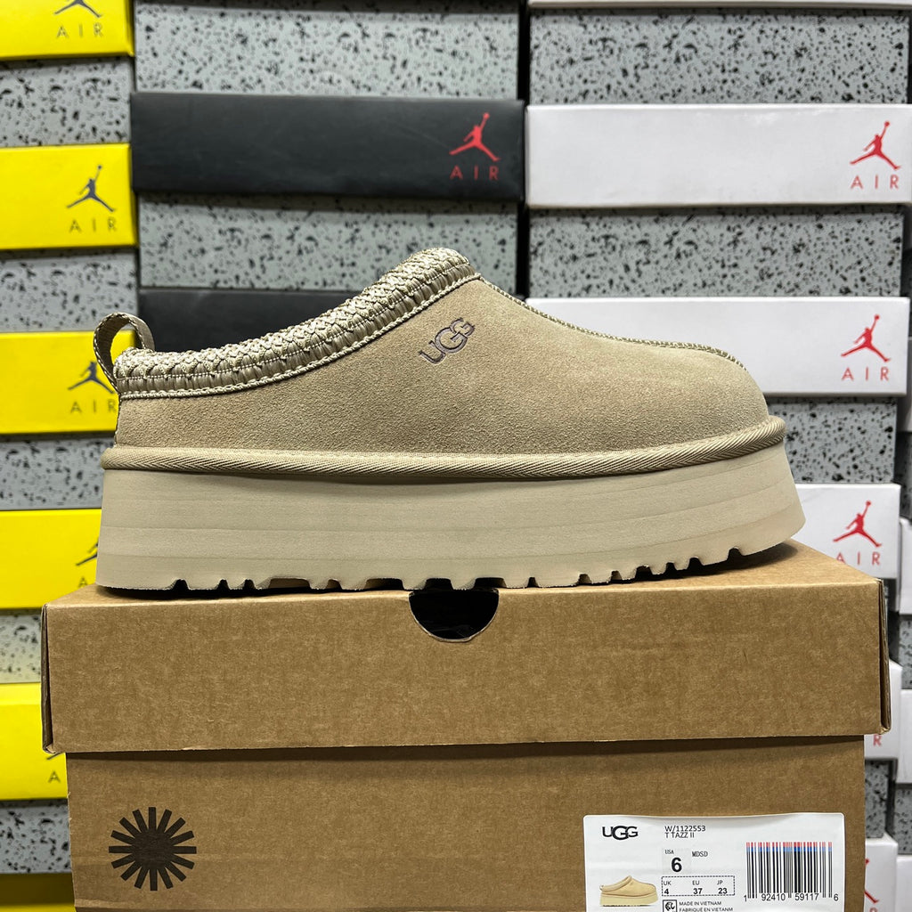 UGG Tazz Platform Slip-On – Khaki | Style 1122553 | Sizes 35–40