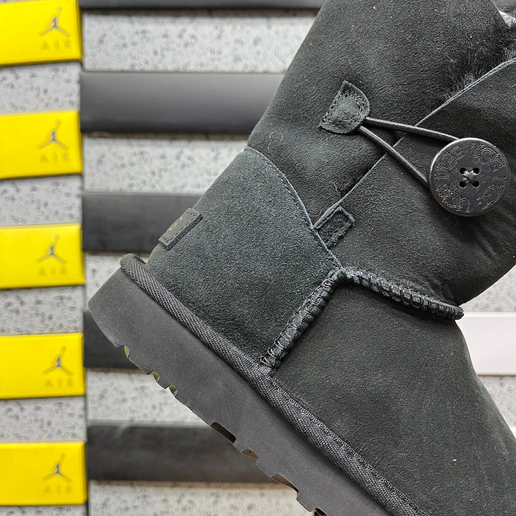 UGG Bailey Button Boot – Black | Style 1016226 | Sizes 35–40