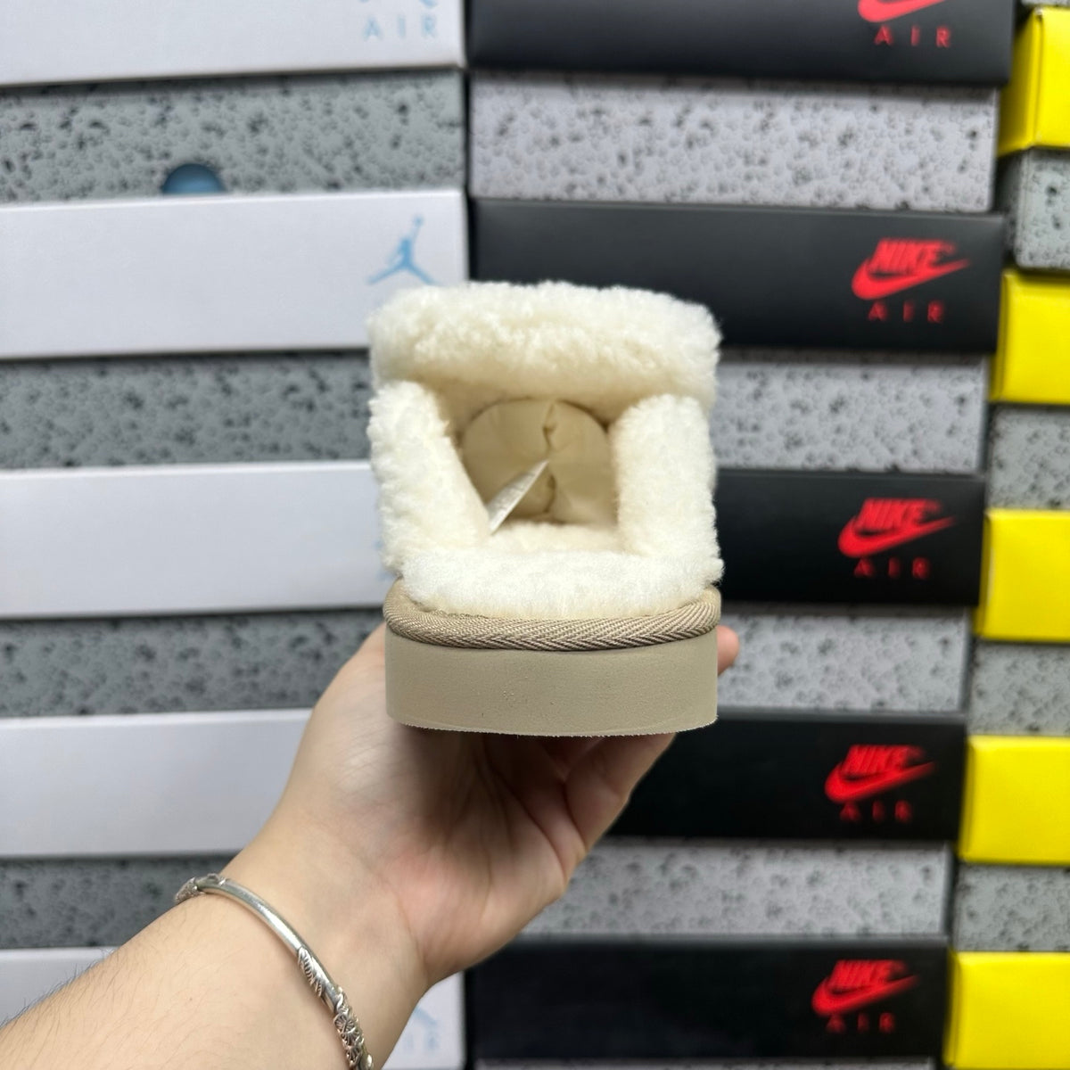 UGG Embroidered Slipper Mule – Khaki | Style 5095 | EU 35–40
