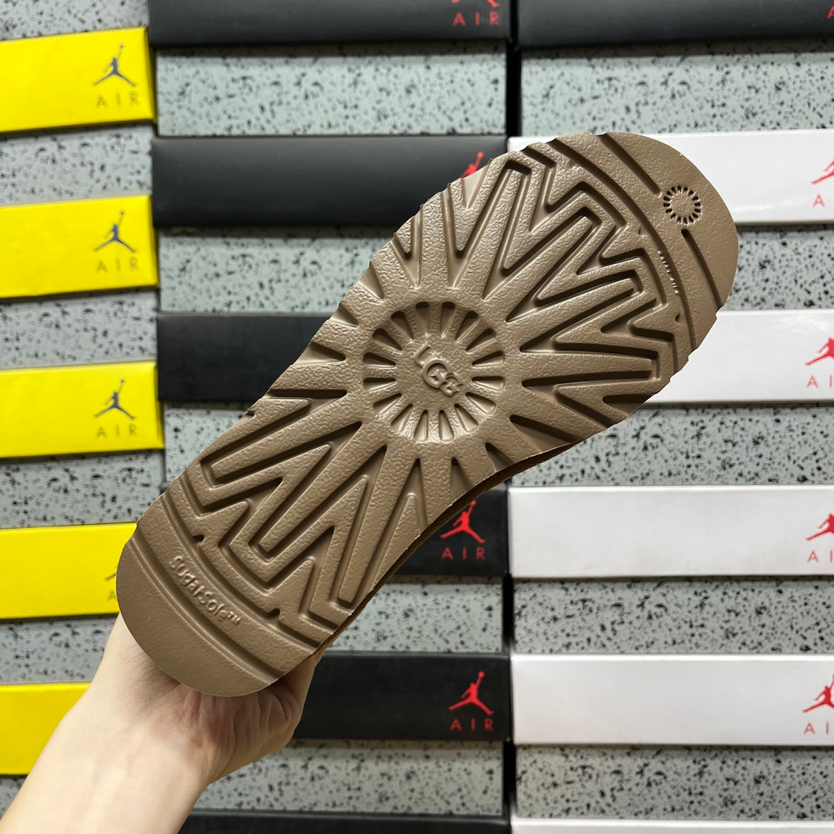 UGG Classic Short Boot – Chestnut | Style 1016223 | Sizes 35–40