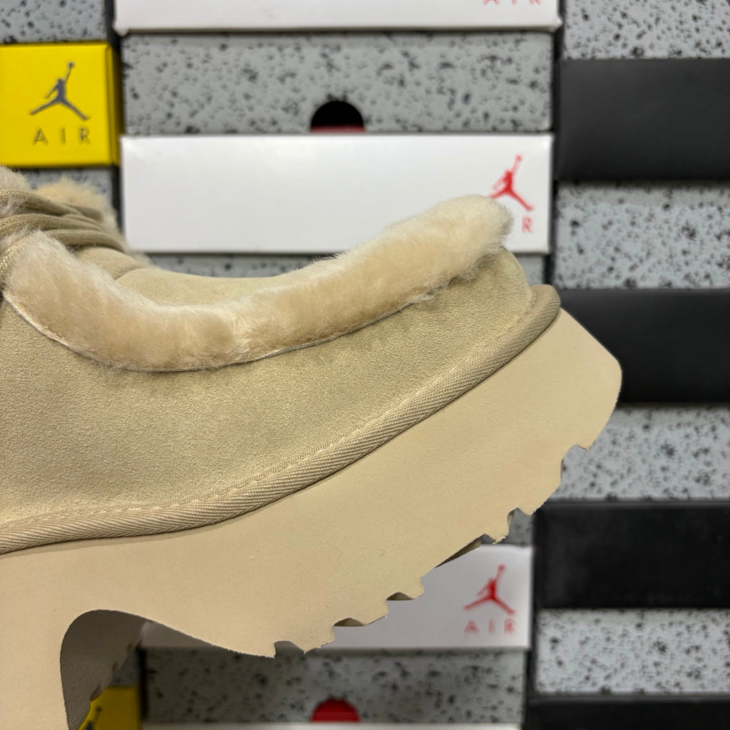 UGG Esmé Lace-Up Boot – Sand | Style W1171532 | EU 35–40