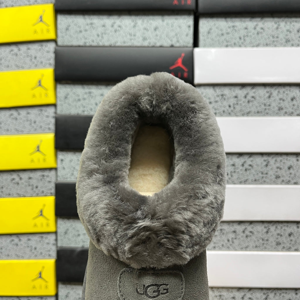 UGG Funkette Shearling Slipper – Charcoal | Style 1134810 | Sizes 35–40