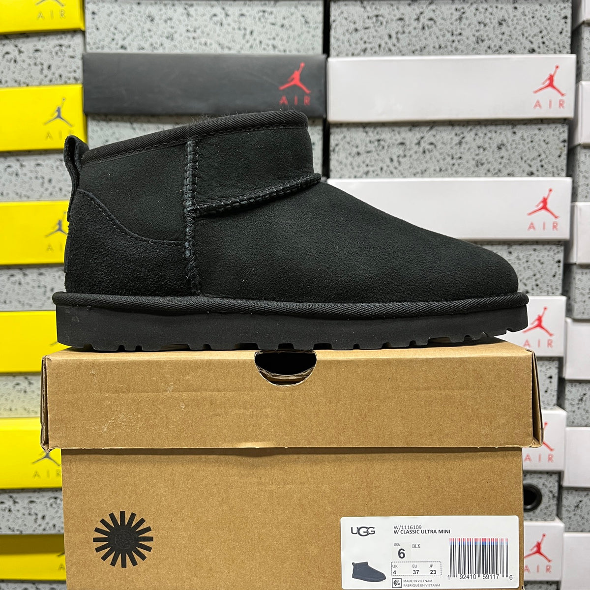 UGG Classic Ultra Mini Boot – Black | Style 1116109 | Sizes 35–40