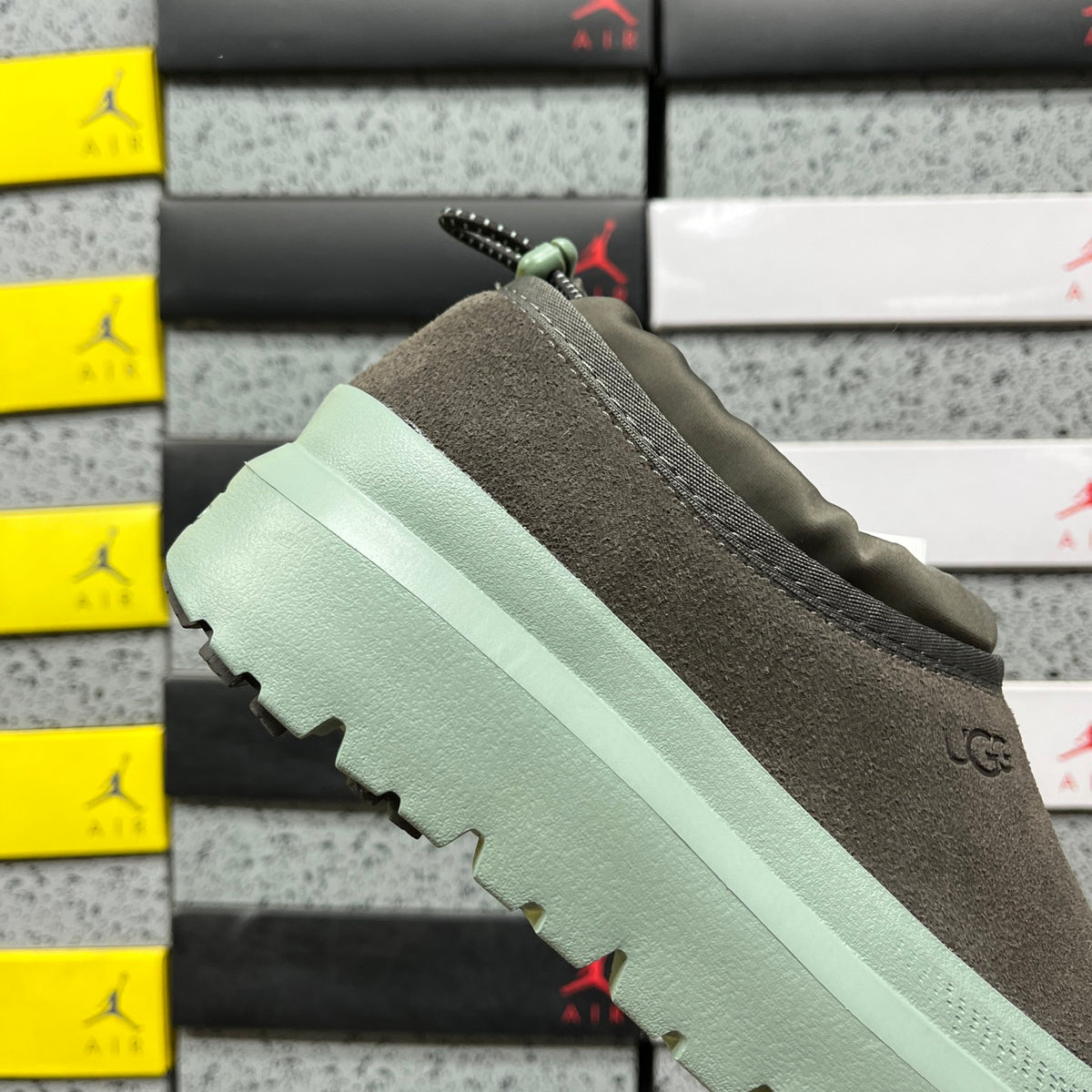 UGG Chunky Platform Sneaker – Charcoal × Mint Green | Style 1144096 | Sizes 35–45
