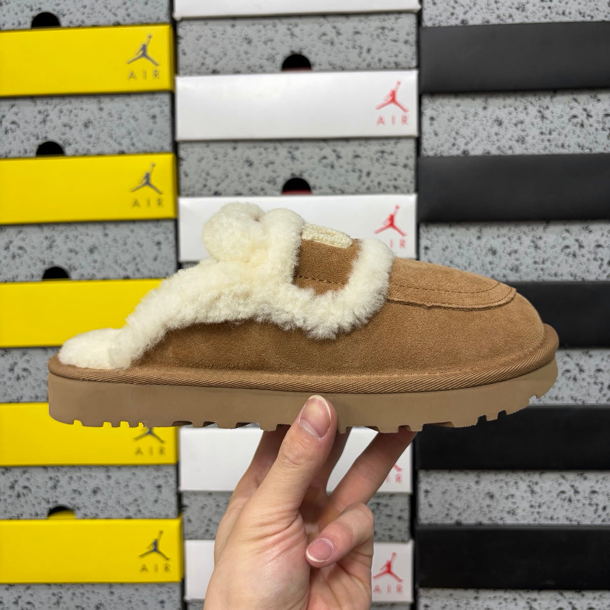UGG Embroidered Slipper Mule – Chestnut | Style 5095 | EU 35–40