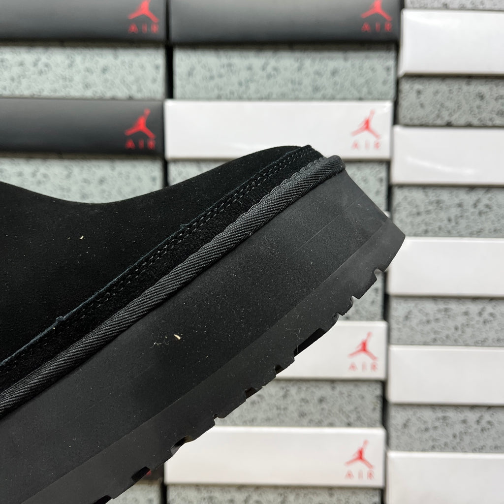 UGG Classic Mini Platform Boot – Black | Style 1134526 | Sizes 35–40