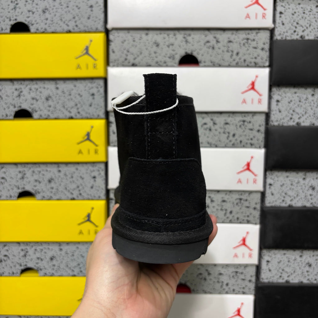 UGG Classic Short Boot – Black | Style W1094269 | EU 35–44