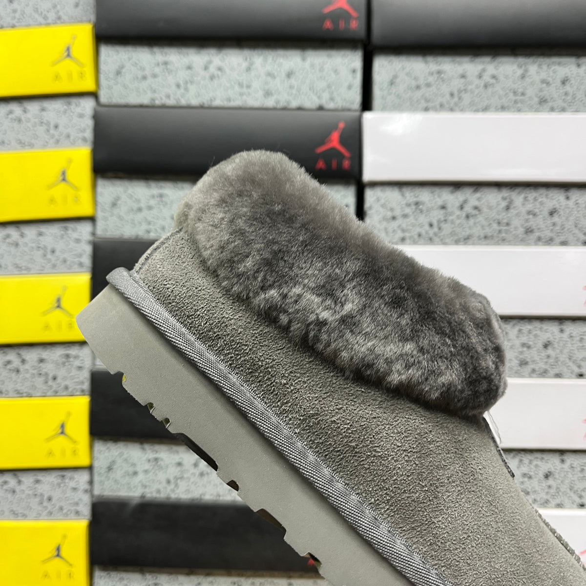 UGG Funkette Shearling Slipper – Charcoal | Style 1134810 | Sizes 35–40
