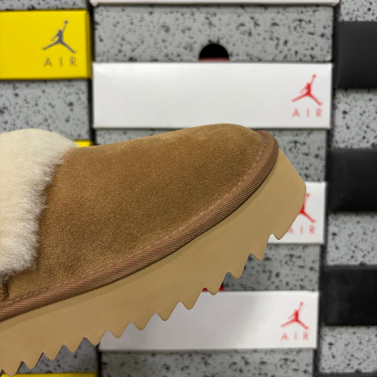 UGG Daisie Platform Boot – Chestnut | Style W1166773 | EU 35–40
